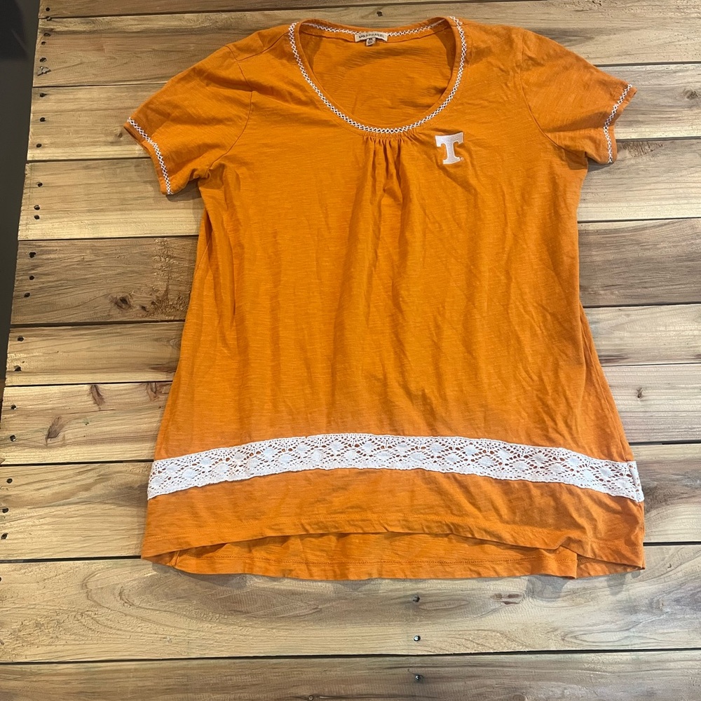 Tennessee VOLS woman’s top with lace XL